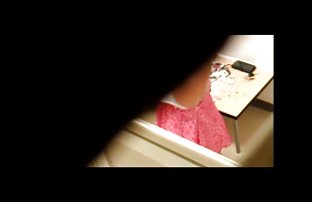 video sexe: Fille passionnée en collants sexe amateur fr gicle sur des talons dans un point