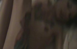 video sexe: Doux couples sexe video amteur amuse avec des jouets de sexshop devant