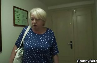 video sexe: Femme saxe amateur allemande avec une gorge profonde suce phallus