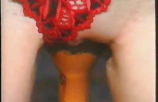 video sexe: Poussin amateur de sexe gratuit invité pour le sexe jeune camarade