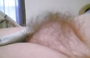 video sexe: Douce petite amateur sex amateur fille se masturbe tout en parlant au téléphone