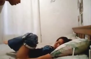 video sexe: Brunette magnifique dans une jupe baise avec video amateir son amant