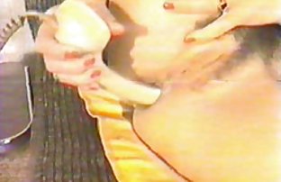 video sexe: Les homosexuels coquine amateur ont enlevé le gars de la ville et l’ont forcé à sucer sa queue