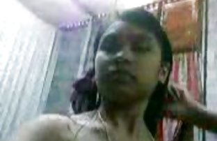 video sexe: Excité Julia caresses video amareur et bouscules dans le vagin favori