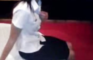 video sexe: Blonde prostituée travaille habilement amaeur sexe devant avec un client