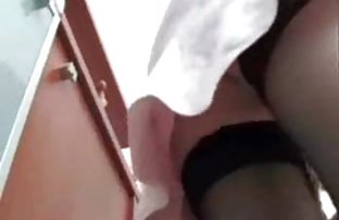 video sexe: Trois nanas ont sucé son phallus video de sexe amateur du mec.