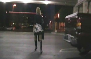 video sexe: Brunette avec une longue queue baisée une longue sexe pattes poussin