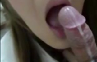 video sexe: Davdka avec des seins pulpeuses sex amat video caresse son vagin dans un chat Russax