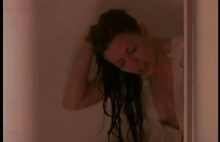 video sexe: La Nana a fait un raide film gratuit sex sous l’eau