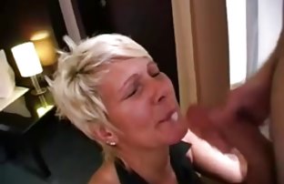video sexe: Milfa sexy coincé ses sexe francaise amatrice doigts dans son tat