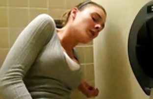 video sexe: Garçon bleu se masturbe video gratuit amatrice sur un sofa mou