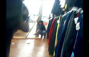 video sexe: Deux étalons se transforment en fucking une poupée en sexe hard bas blancs