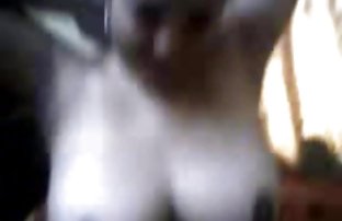 video sexe: Sexe de cuisine passionné sexe video mateur avec le sperme sur le visage