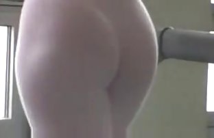 video sexe: Femme asiatique avec pisdo rasé plaît à sa site de video amateur bouche de maître