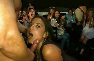 video sexe: Belles amateur et szxe poussins en jupes courtes sucé le pénis du garçon et passionnément baisée