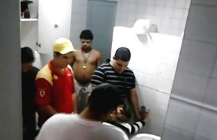 video sexe: Un homme d’âge a mis une jeune blonde dans sexe amator son serré