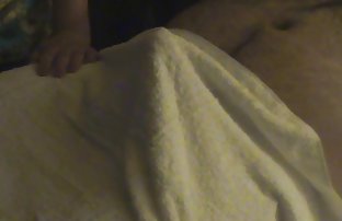 video sexe: Le sex and amateur Pédé russe a eu Lawrence pour toucher son corps