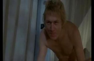 video sexe: Bodybuilder photo video sexe obtient baise par une fille avec un Strap-on, montre et suce Guy Dick