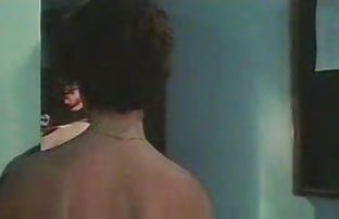video sexe: L’homme sexe amateur x tire sur le sexe de téléphone avec sa petite amie douce