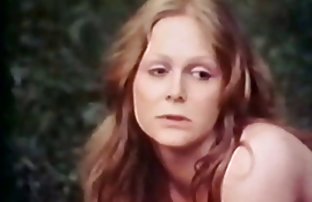 video sexe: Foule de femmes sexe amateur site à la télévision subit l’expérience de soins corporels