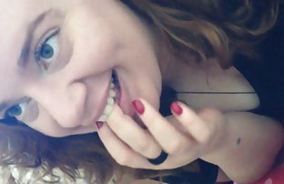video sexe: Séance photo érotique du modèle amateur couple video russe de la Vierge