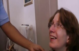 video sexe: Petite fille ludique avec video amateur de sexe gratuit de beaux tit-siters pose en lingerie sexy