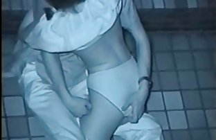video sexe: Excité amateur sexe x poussin en bas poussé culotte en elle