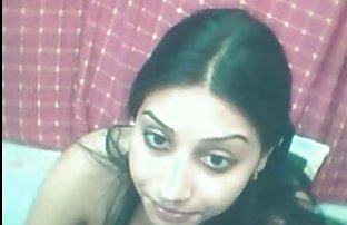video sexe: L’homme baise video sexe amateue la brune sexy dans des bottes et des bas déchirés