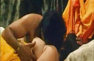 video sexe: Le médecin baisée la amareur et sexe blonde attachée au canapé