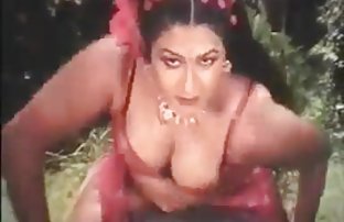 video sexe: Blonde sexy a servi deux sex amat video mecs