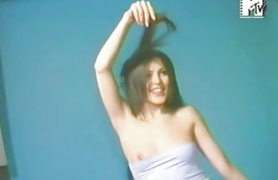 video sexe: L’homme mûr a persuadé la video coquine amateur beauté d’avoir le sexe passionné sur le divan