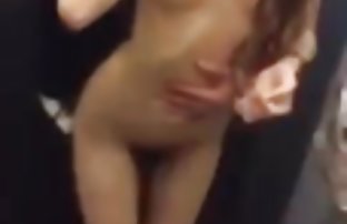 video sexe: Fisting video amaeur devant une webcam