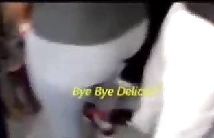 video sexe: Fille avec de beaux seins saute sur un video hard sexe pénis