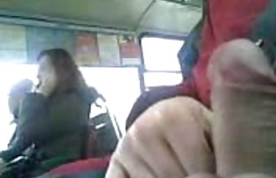 video sexe: Séance photo érotique de amateur fr sex filles russes après bains de boue