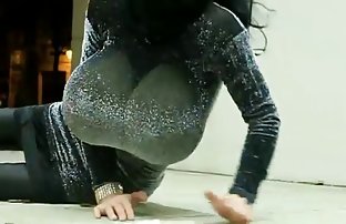 video sexe: Salope noire avec gros cul suce une queue à video amateyr son étudiant