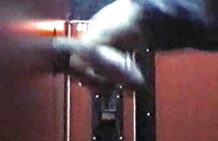 video sexe: Baise masculine amateut et sexe expérimentée dans le cul d’une brune à pattes longues