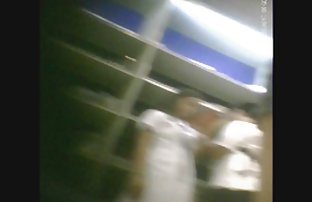 video sexe: Belle chienne avec les yeux video amateur de x bleus suce dans la toilette Dick et avale le sperme