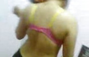 video sexe: Deux lesbiennes sexe français amateur ont mis un homme dans le cul.