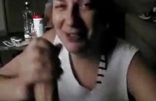video sexe: Brunette amateue et sexe musculaire fait un homme une minette et prend le sperme sur son visage
